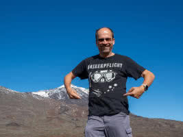 Anfang Januar im T-Shirt am Fuß des 3718 m hohen Teide